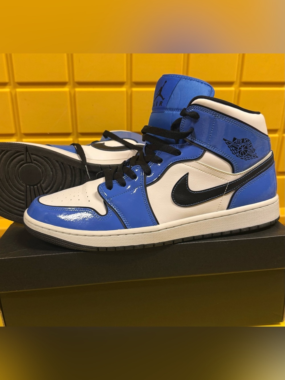 Air Jordan 1 Retro High OG - White & University Blue size 13 men